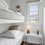 2 Bedroom Cozy In Allinge-Sandvig