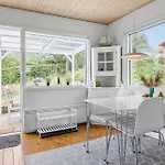 2 Bedroom Cozy In Hébergement de vacances