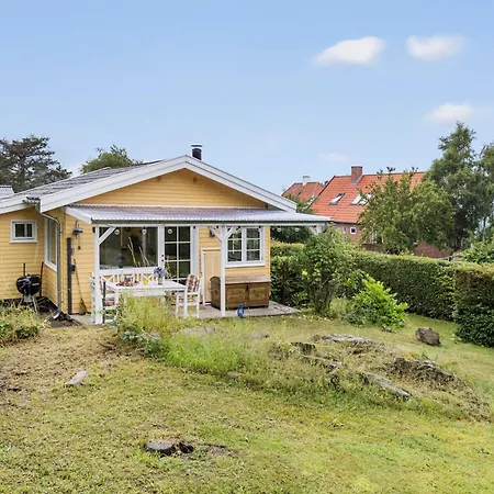 2 Bedroom Cozy In Holiday home *