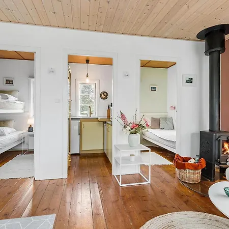 2 Bedroom Cozy In Semesterbostad Allinge-Sandvig