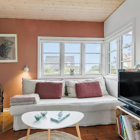2 Bedroom Cozy In